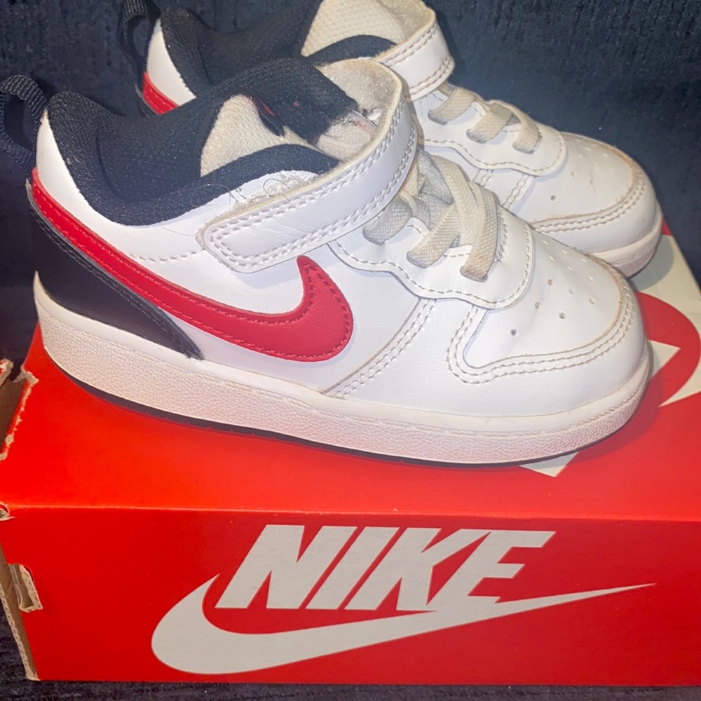 Nike son of force size 8c